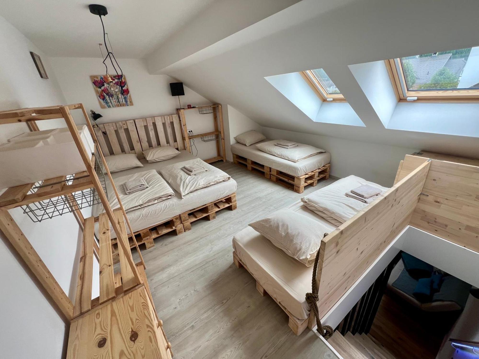 דירות קרנייסקה גורה Sport & Sunny Cosy Alpine Retreat מראה חיצוני תמונה