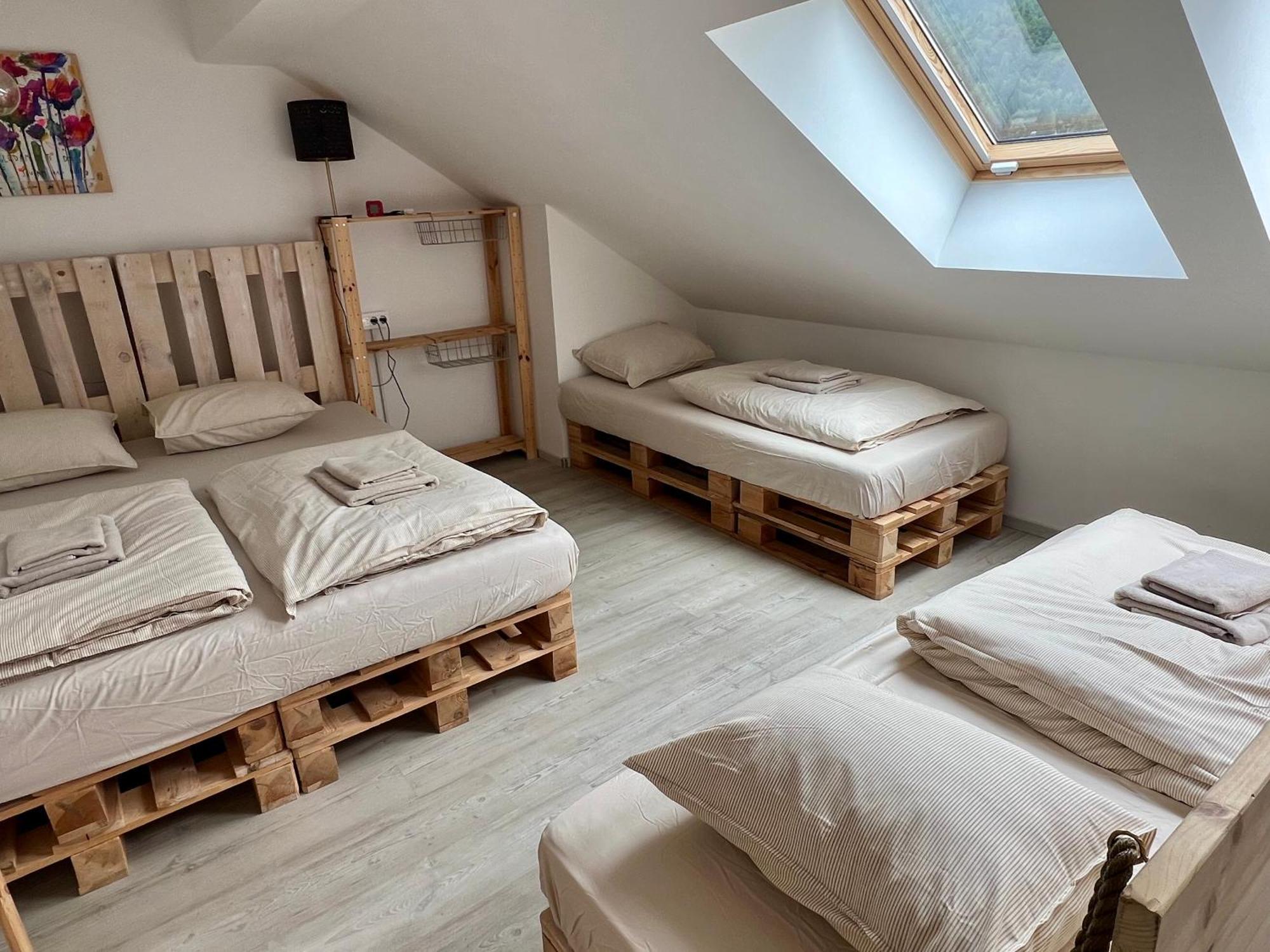 דירות קרנייסקה גורה Sport & Sunny Cosy Alpine Retreat מראה חיצוני תמונה